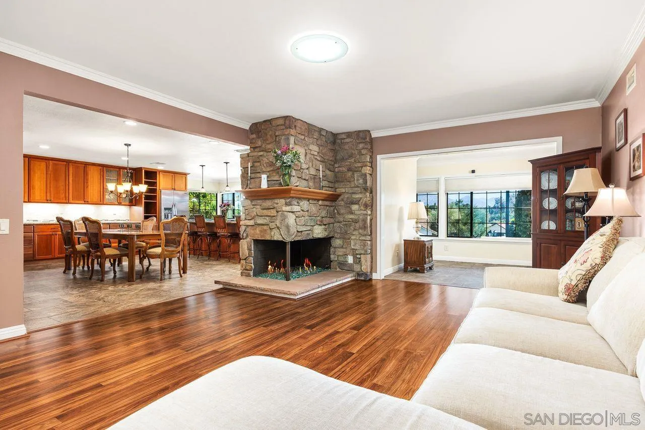 12007 Bajada Road San Diego, CA 92128 - Photo 10 of 49