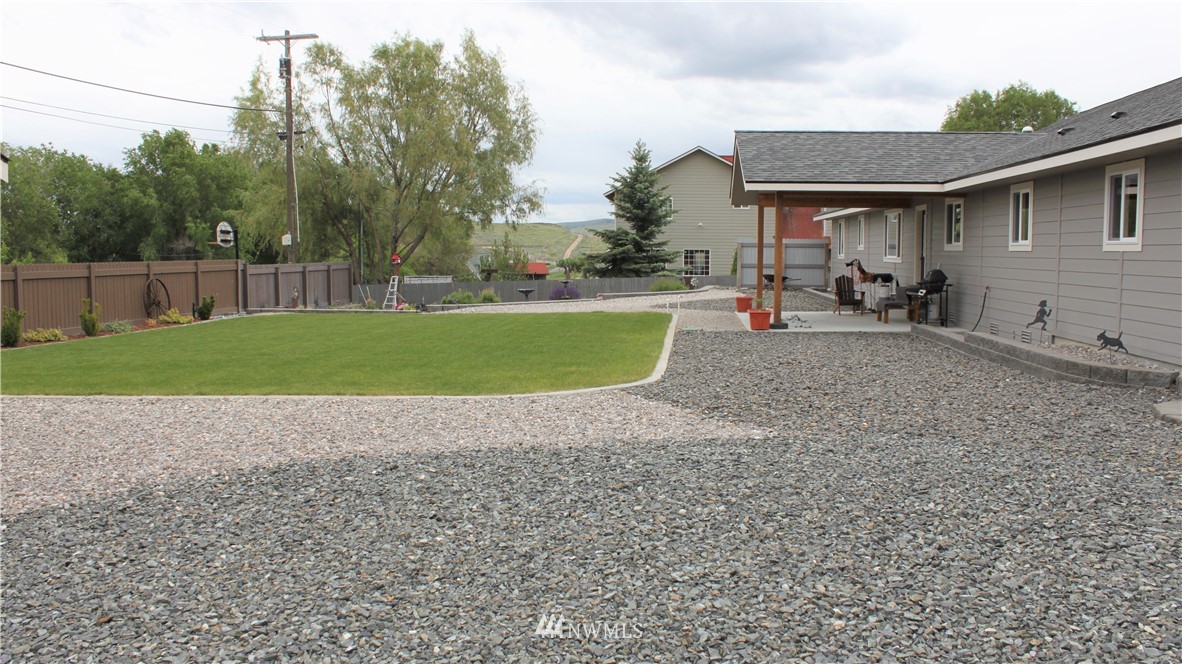 401 Harrison Road Waterville, WA 98858 - Photo 5 of 21 Gallery Image 5