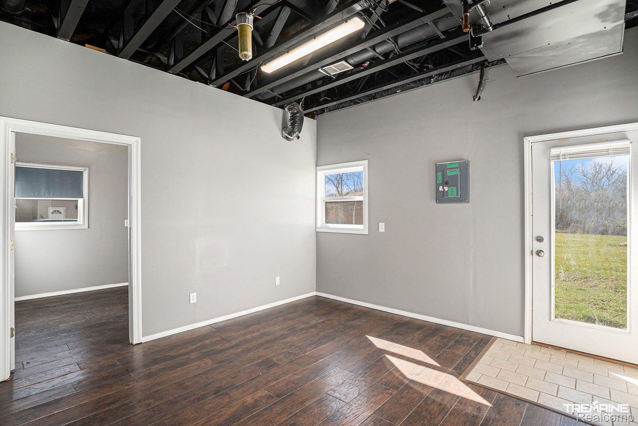 3473 West Ray Road Grand Blanc, MI 48439 - Photo 20 of 29 Mudroom-Office