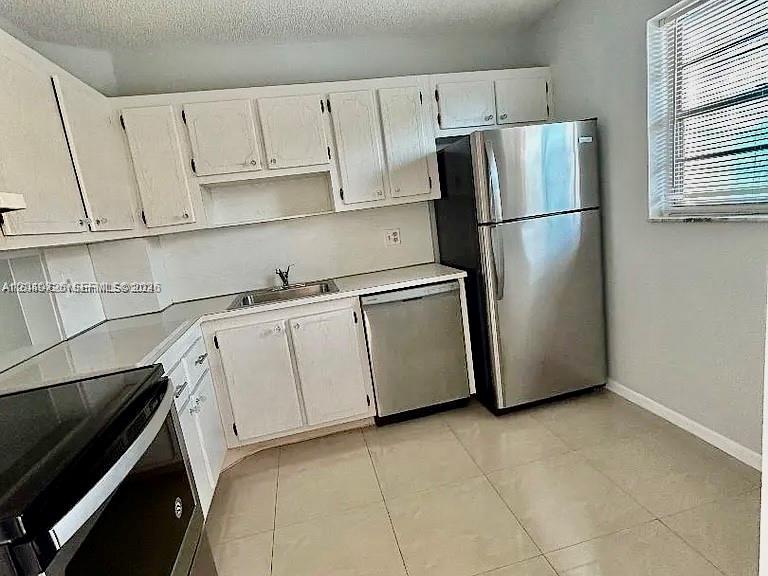 100 Berkley Road, Unit 210 Hollywood, FL 33024 - Photo 4 of 26