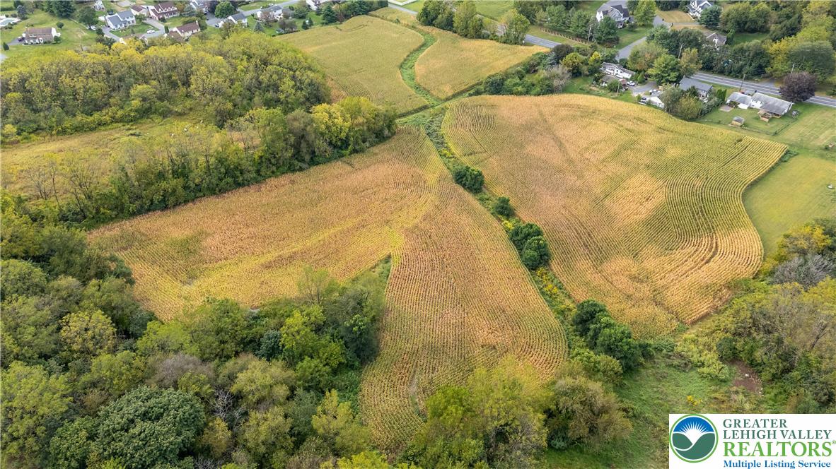 4381 Mauch Chunk Road Coplay, PA 18037 - Photo 8 of 13