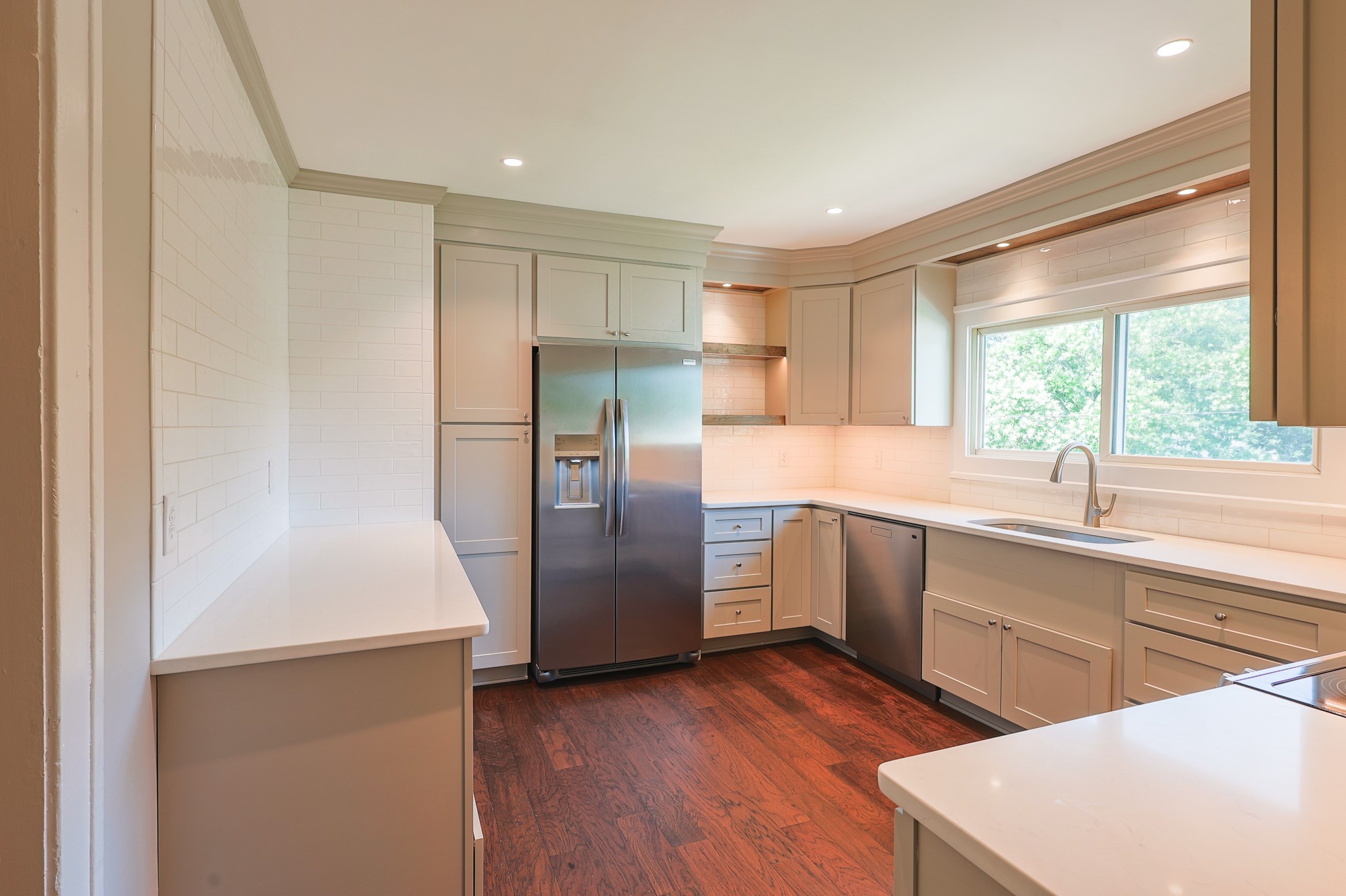 218 Riverside Drive Binghamton, NY 13905 - Photo 2 of 23