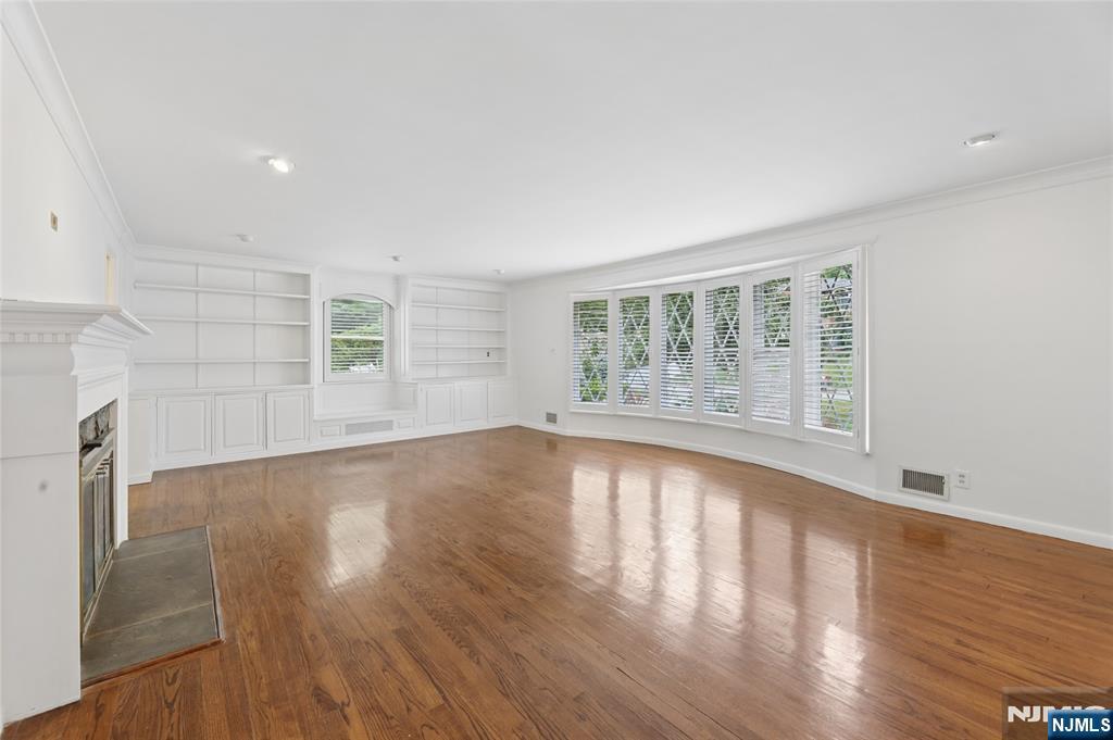 26 Glenwood Road Tenafly, NJ 07670 - Photo 3 of 31