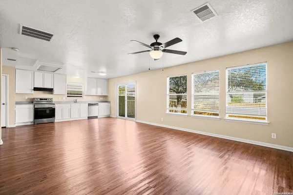 $1,795 | 1426 Range Finder, San Antonio, TX 78245