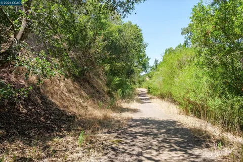 $898,000 | 376 Sterling Way, San Rafael, CA 94903