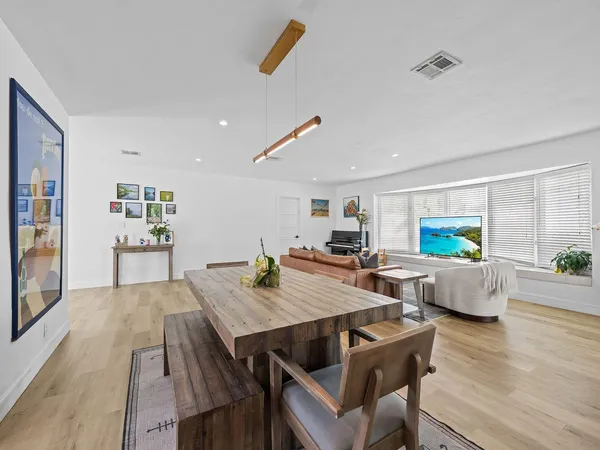 $5,500 | 2011 Northeast 60th Street, Fort Lauderdale, FL 33308