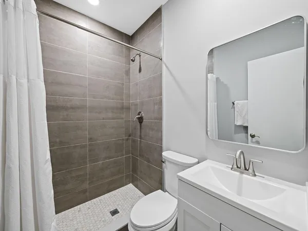 $5,500 | 2011 Northeast 60th Street, Fort Lauderdale, FL 33308