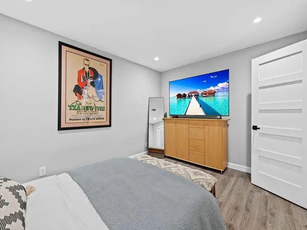 $5,500 | 2011 Northeast 60th Street, Fort Lauderdale, FL 33308