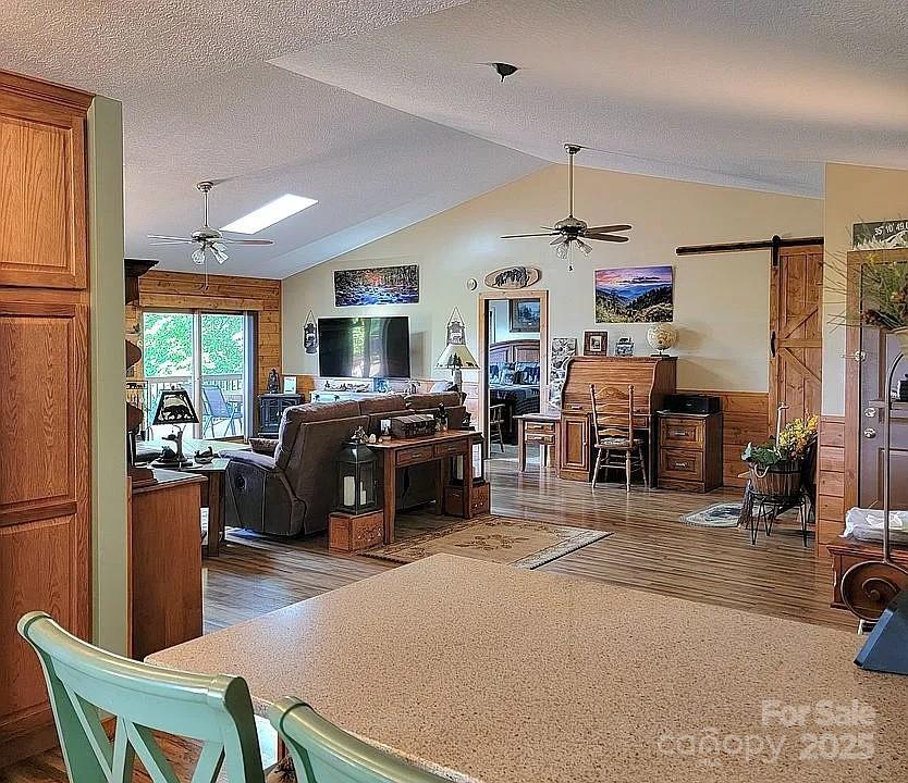914 Rogers Road Franklin, NC 28734 - Photo 7 of 28 Gallery Image 7