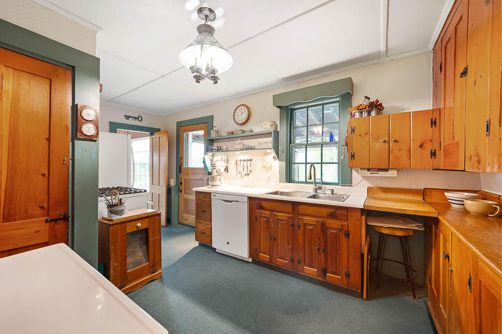 279 Banton Road Palermo, ME 04354 - Photo 14 of 40 Kitchen