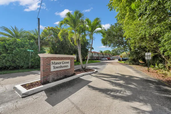 $279,000 | 16 Northeast 20th Court, Unit B8, Wilton Manors, FL 33311