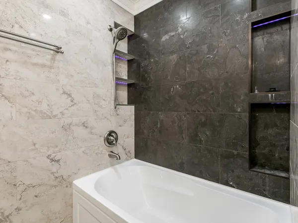 $2,600 | 2331 Overlook Court, Naperville, IL 60563