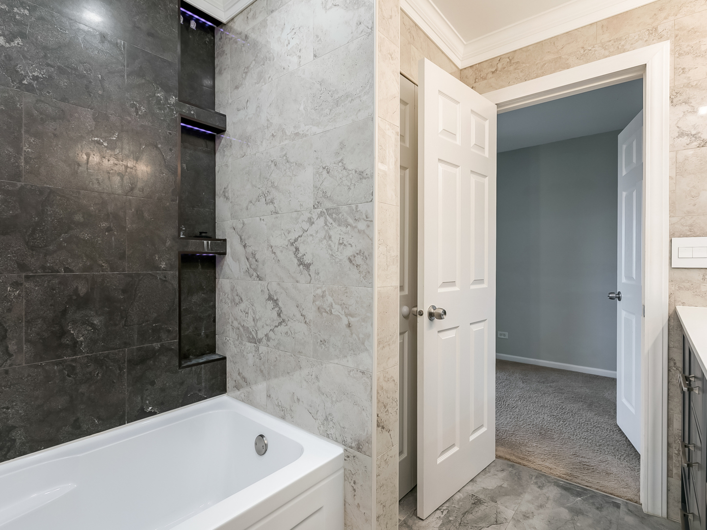 2331 Overlook Court Naperville, IL 60563 - Photo 18 of 27 a bathroom with a bathtub