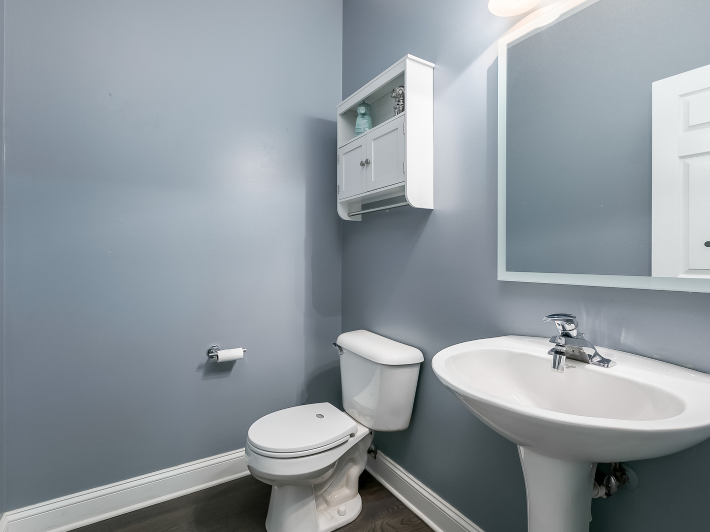2331 Overlook Court Naperville, IL 60563 - Photo 9 of 27 a bathroom with a sink toilet and a mirror