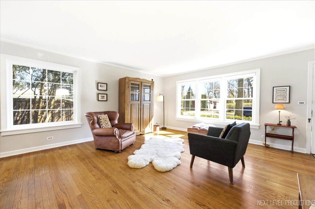 515 3rd Street Wilmette, IL 60091 - Photo 4 of 26 a living room with furniture and a large window