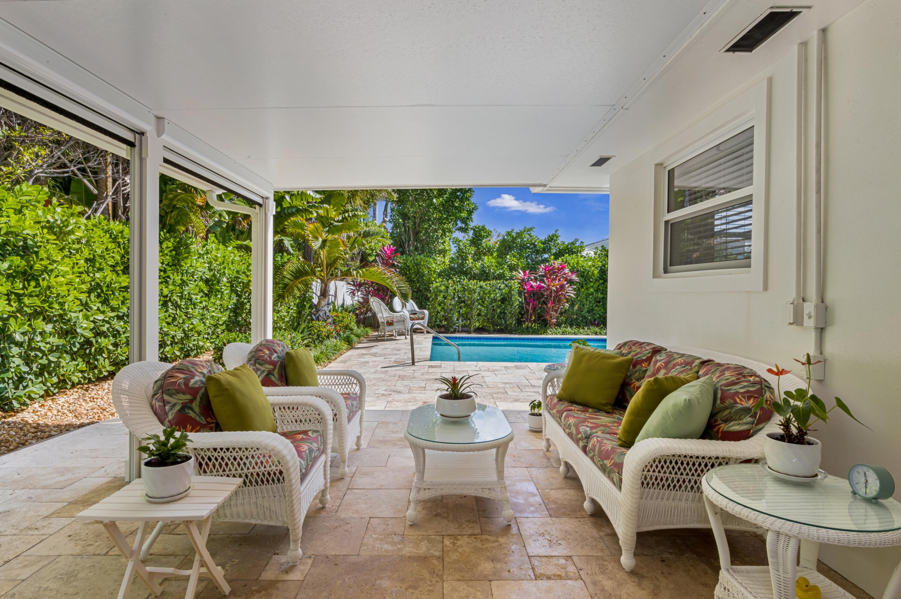 414 Beach Curve Road Lantana, FL 33462 - Photo 17 of 28 mls_LOGGIA_SEATING
