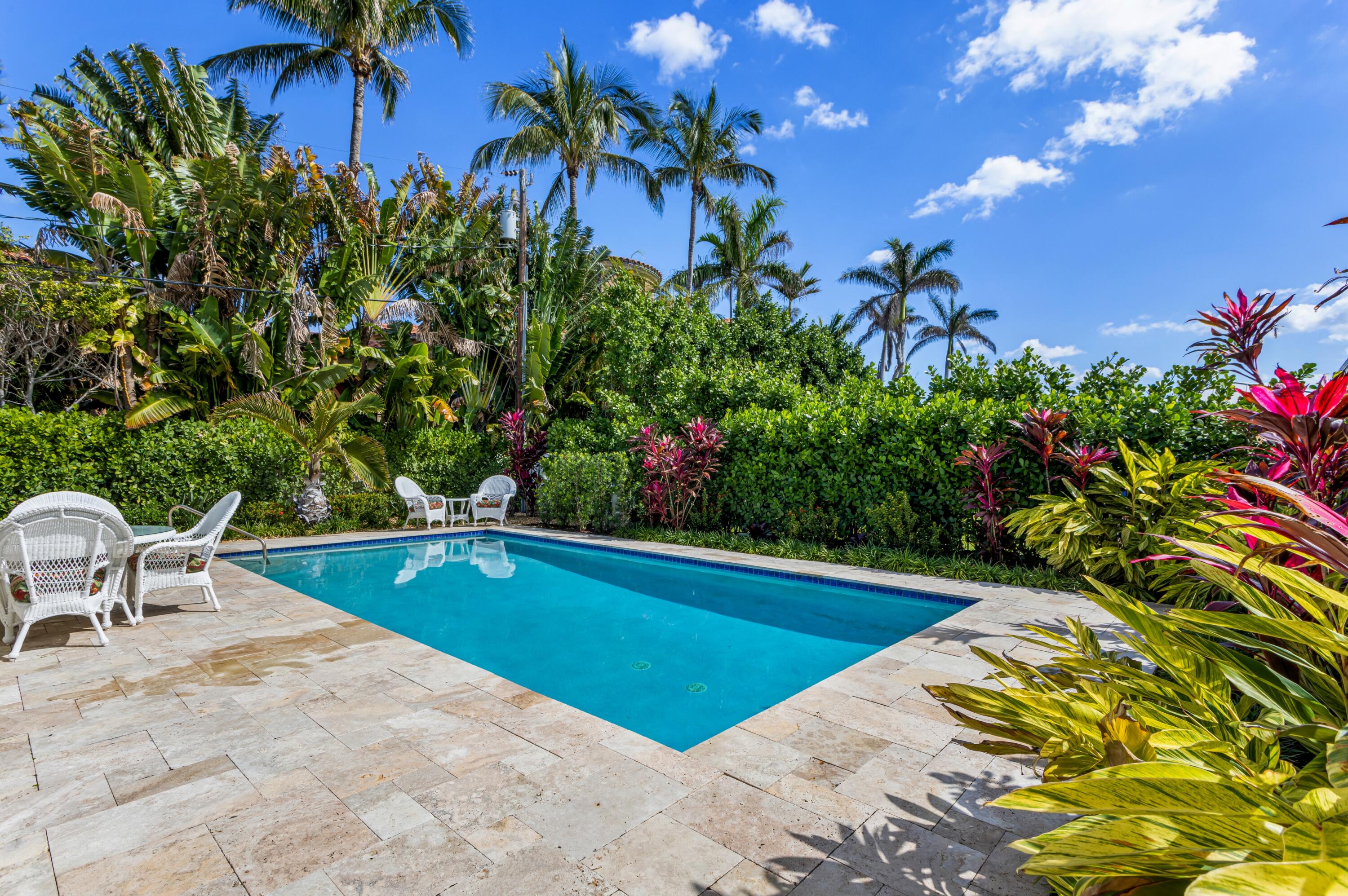 414 Beach Curve Road Lantana, FL 33462 - Photo 20 of 28 mls_POOL_RIGHT