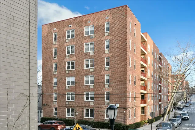 $315,000 | 315 West 232nd Street, Unit 1F | Kingsbridge