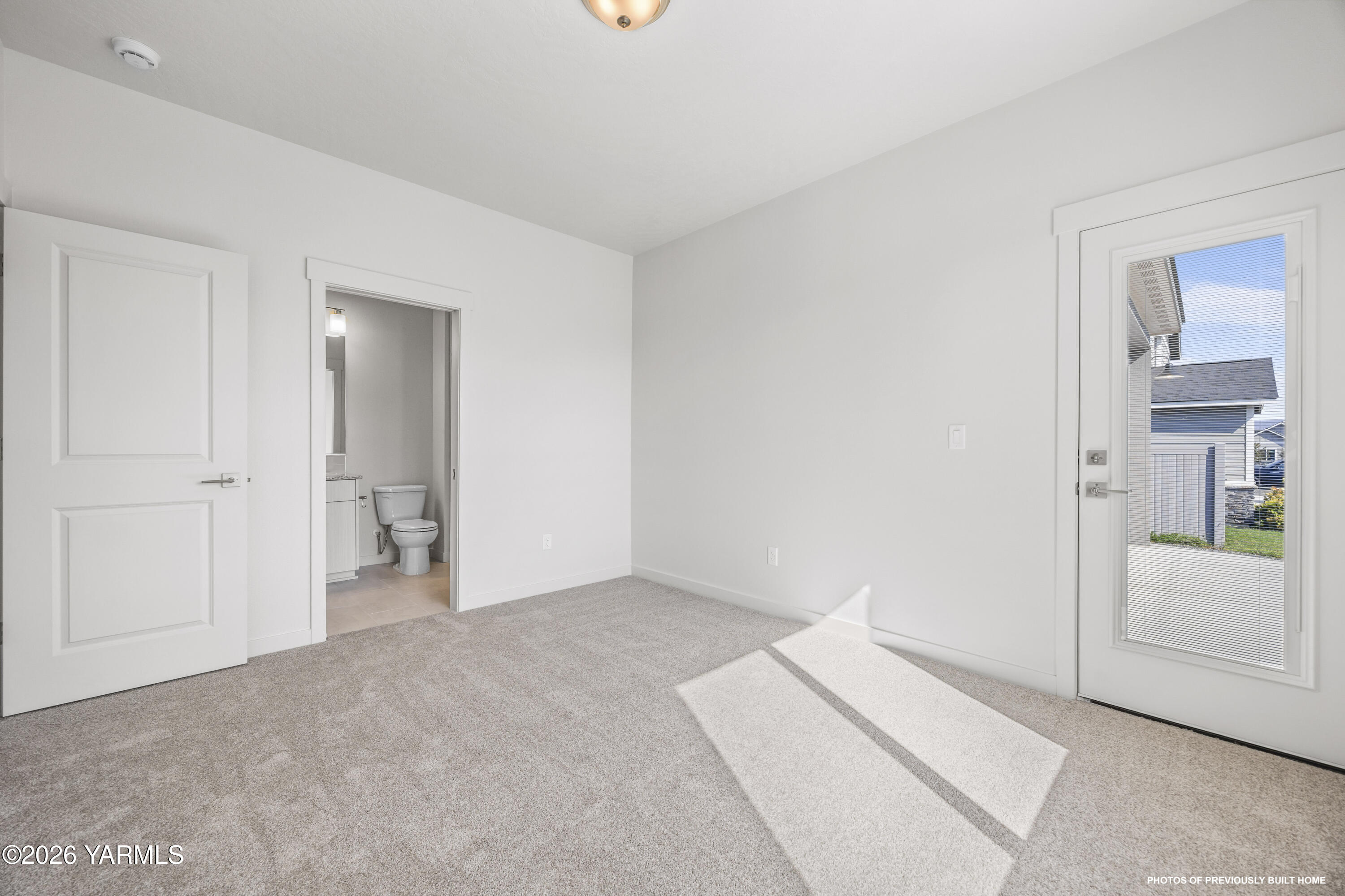 215 Packer Street Prosser, WA 99350 - Photo 7 of 45 a view of an empty room