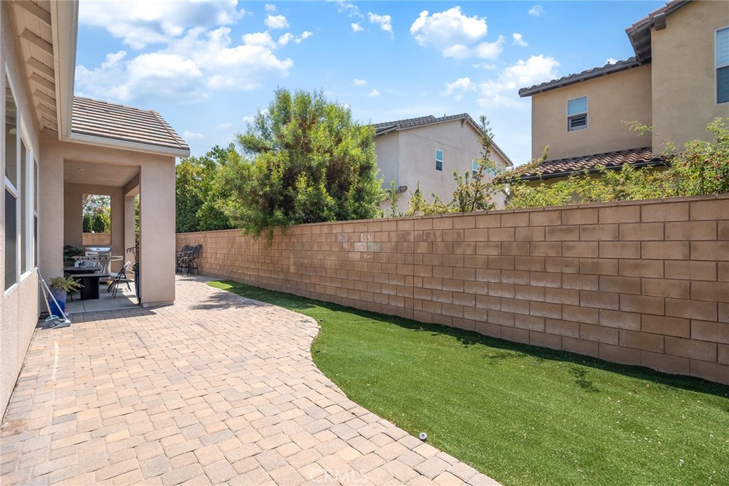 61 Windwalker Way Tustin, CA 92782 - Photo 12 of 62