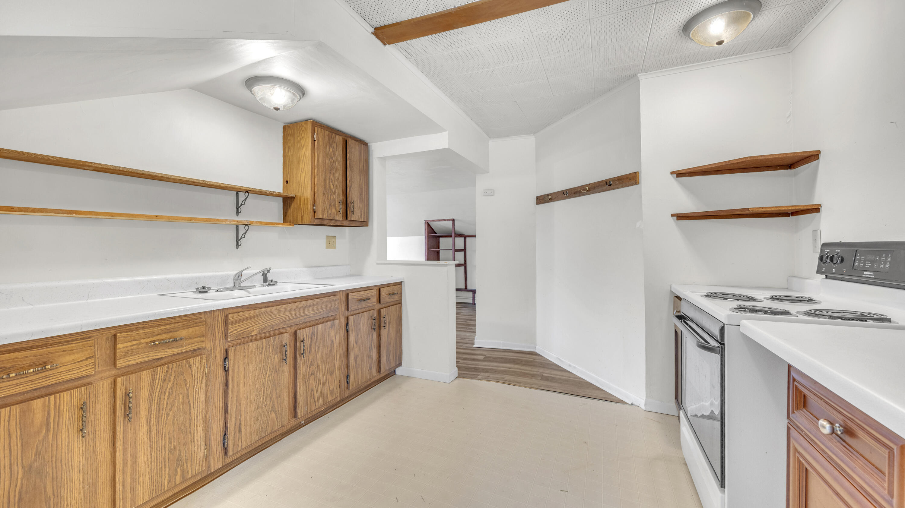 W4160 Main Road Herman, WI 53073 - Photo 15 of 39 Apt 2 Kitchen 2