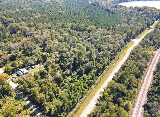 a view of a lake from a yard