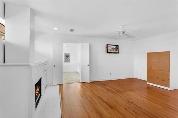 $824,900 | 67 Harbor Lane, Kemah, TX 77565