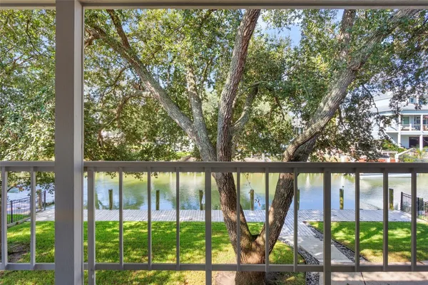 $824,900 | 67 Harbor Lane, Kemah, TX 77565