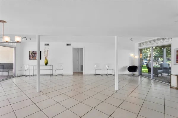 $824,900 | 67 Harbor Lane, Kemah, TX 77565