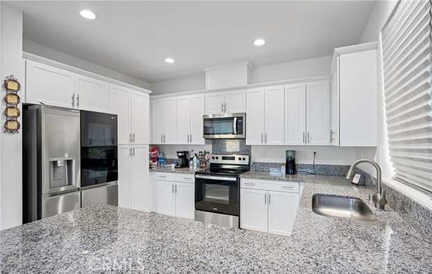 4248 Vermillion Court Riverside, CA 92505 - Photo 7 of 25