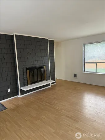$3,295 | 21330 Cypress Way, Lynnwood, WA 98036