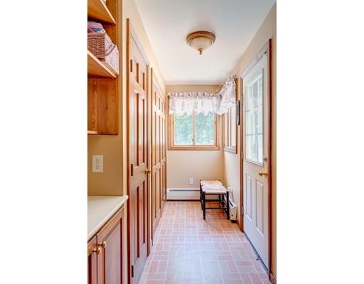 53 Brigham Road Worcester, MA 01609 - Photo 10 of 23 Gallery Image 10