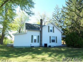 39859 Silver Ridge Road Reedsville, OH 45772 - Photo 3 of 12 Left Side