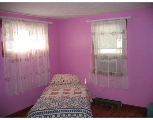 34 Hillcrest Road Burlington, MA 01803 - Photo 6 of 11 Gallery Image 6