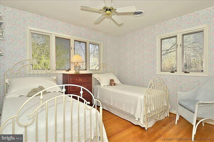 3232 Fox Mill Road Oakton, VA 22124 - Photo 12 of 30 Bedroom #3