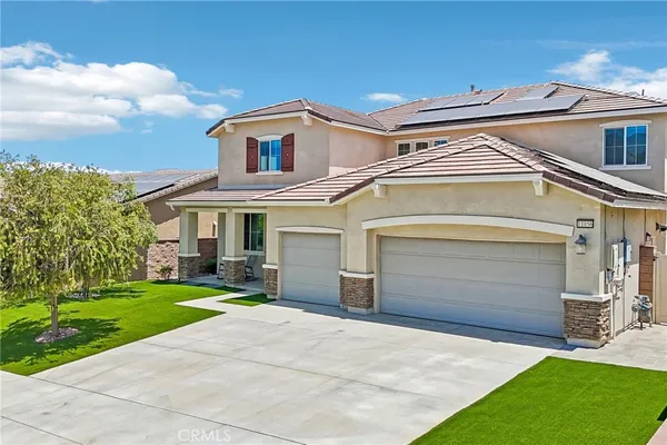 front view of house with a yard