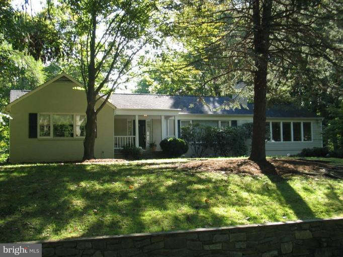 1341 Pine Tree Road McLean, VA 22101 - Photo 1 of 12 Exterior (Main)