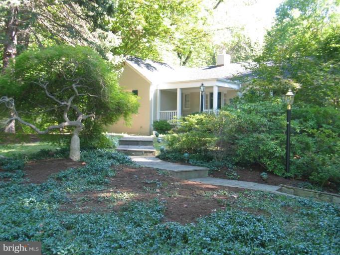 1341 Pine Tree Road McLean, VA 22101 - Photo 12 of 12 Exterior #3