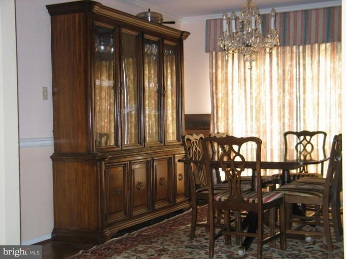 1341 Pine Tree Road McLean, VA 22101 - Photo 7 of 12 Dining Room