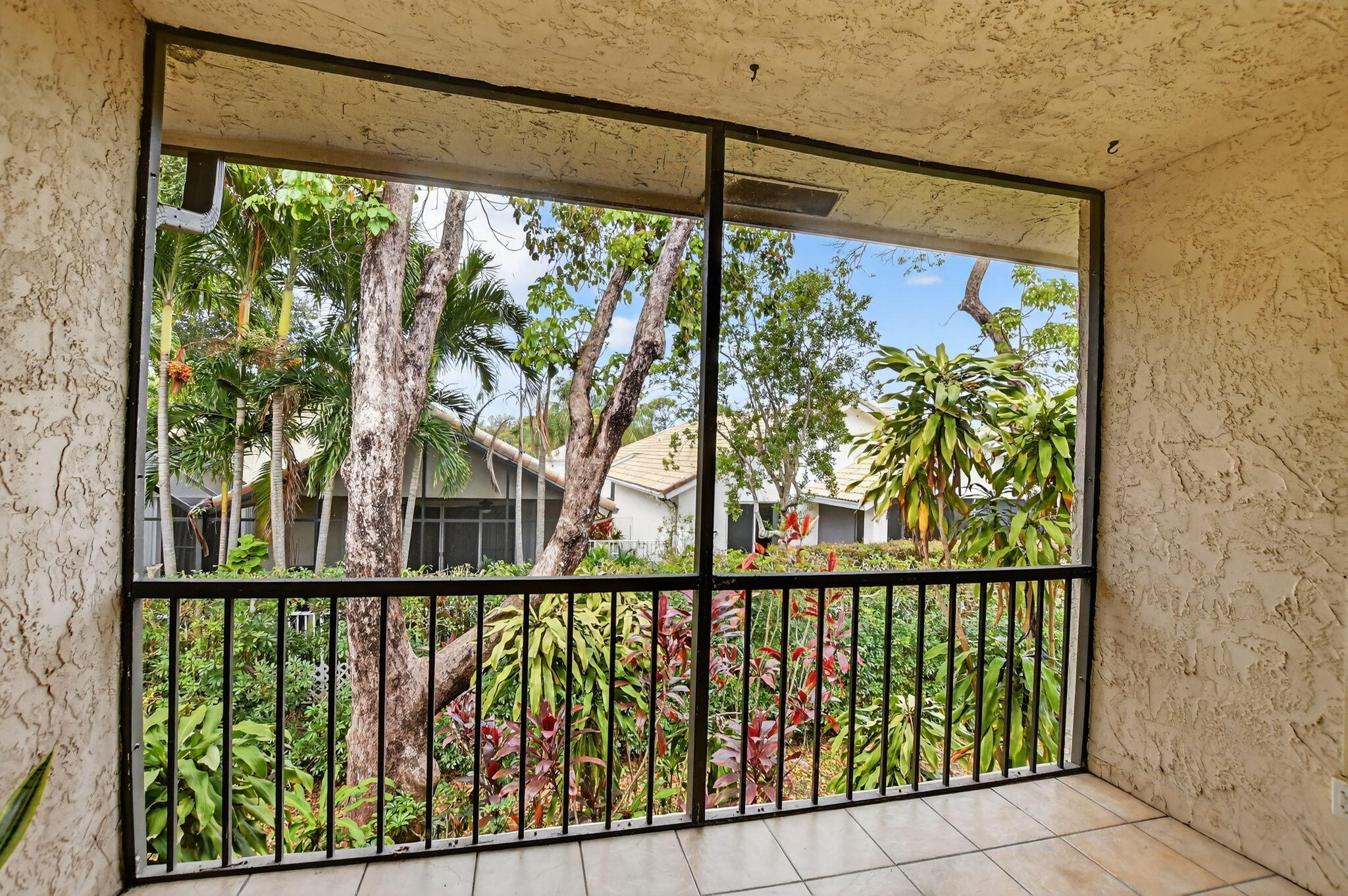 21699 Cypress Road, Unit F Boca Raton, FL 33433 - Photo 22 of 28 27-web-or-mls-DSC_6147