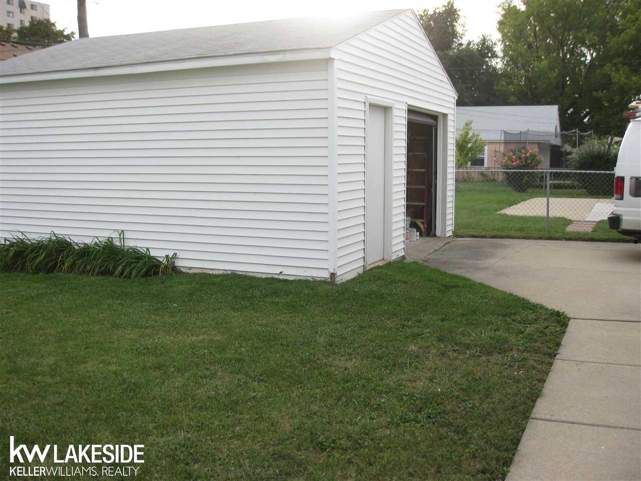 8100 Ritter Street Center Line, MI 48015 - Photo 3 of 26