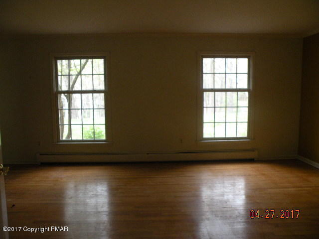 5 Pleasant Ridge Road East Stroudsburg, PA 18302 - Photo 4 of 21 DSCN0281