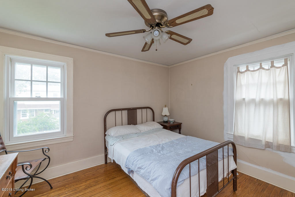909 Greenleaf Road Louisville, KY 40213 - Photo 12 of 19 DSC_4527