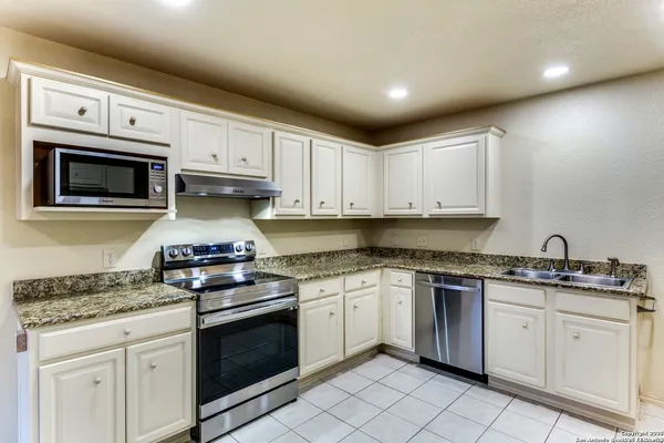 $199,000 | 3202 Eisenhauer Road, Unit 801, San Antonio, TX 78209