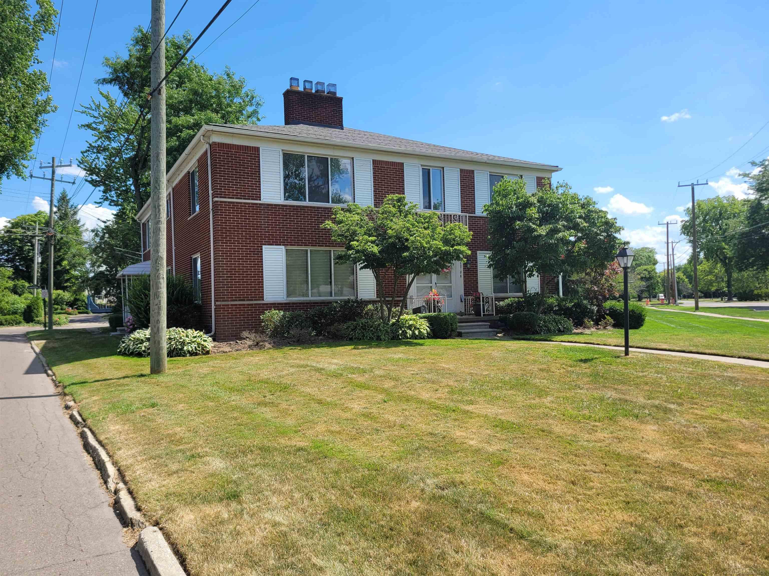 15818 Windmill Point Grosse Pointe, MI 48230 - Photo 2 of 29