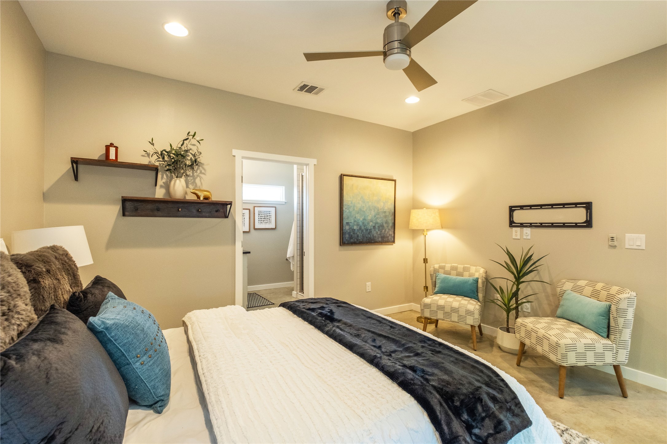 7601 Bethune Avenue, Unit B Austin, TX 78752 - Photo 12 of 39 Carpeted bedroom featuring ceiling fan and recessed lighting