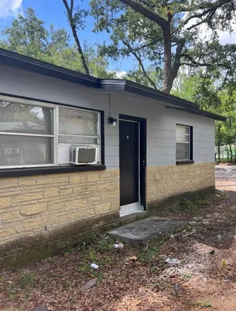 $1,490 | 1601 East Marks Drive, Tampa, FL 33604