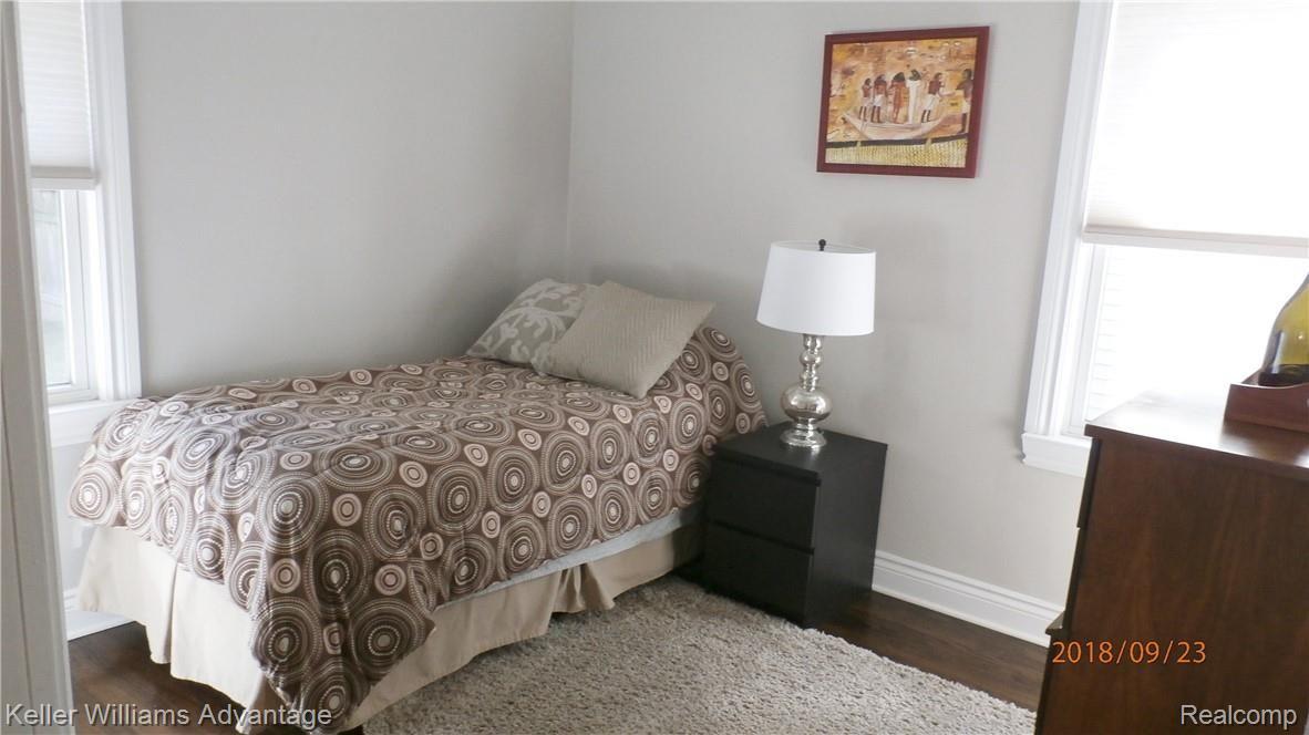 2017 Harvard Road Berkley, MI 48072 - Photo 20 of 35 Light and Bright 2nd Bedroom