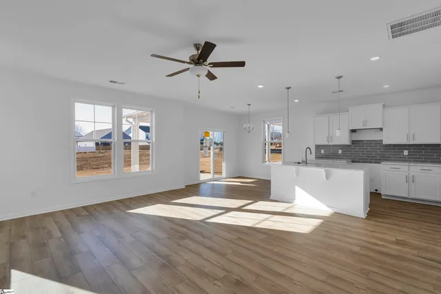 $304,900 | 237 Brown Circle, Easley, SC 29642