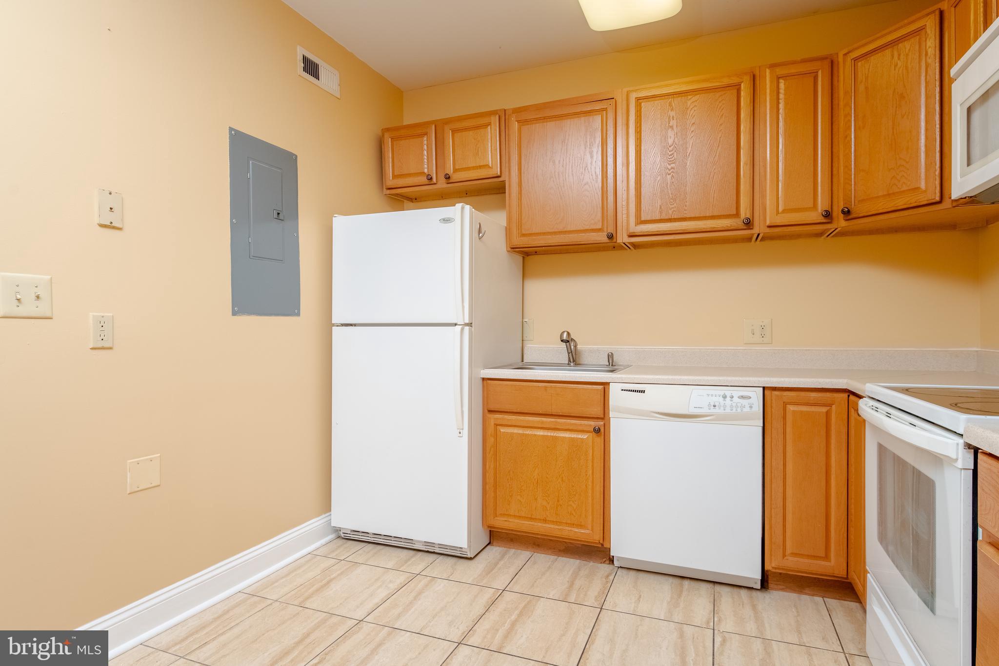422 West Franklin Street, Unit 2B Baltimore, MD 21201 - Photo 10 of 23 Kitchen